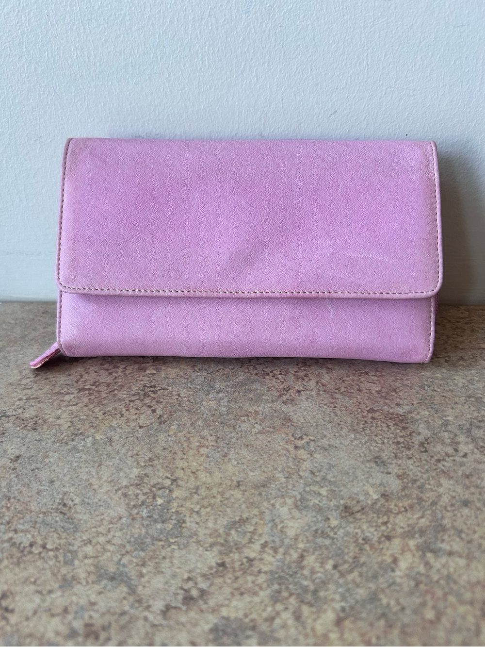 NWT Mundi Pink Genuine Leather Wallet with all the space for all the things!